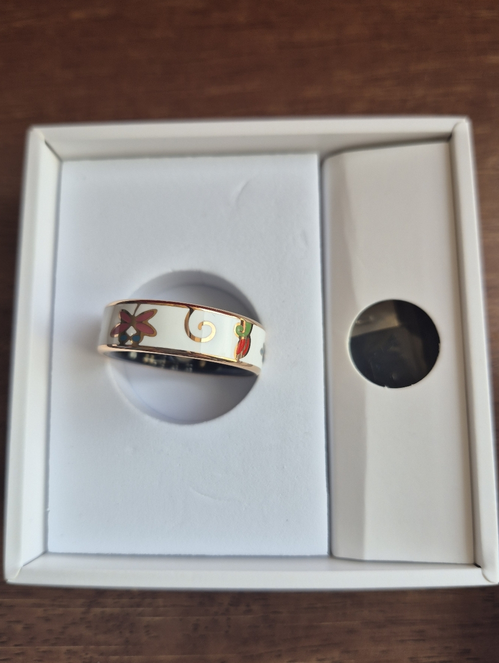 NIB White Enamel Smart Ring Gold Accents Size #13